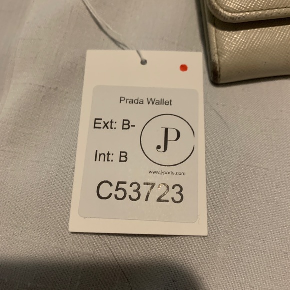 Genuine Prada bow tie wallet with authentication - Picture 15 of 16